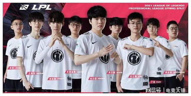 映了队员们 映了队员们